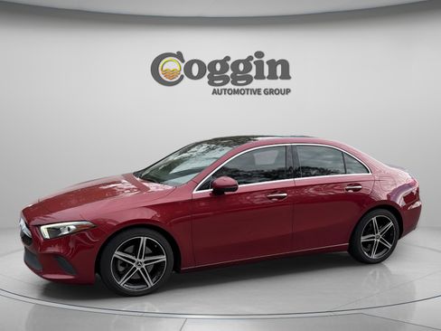 Used 2020 Mercedes-Benz A 220 image 1