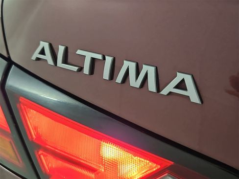 Used 2023 Nissan Altima 2.5 SV image 12