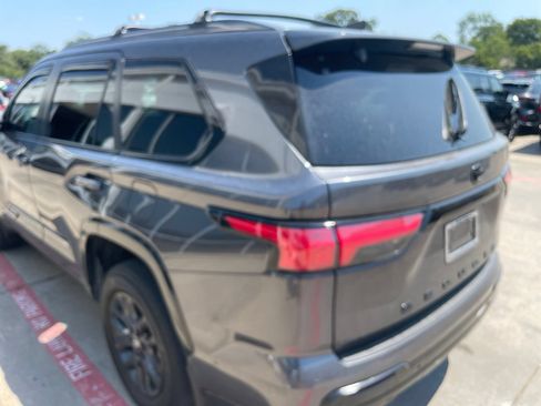 Used 2025 Toyota Sequoia Platinum AWD/4WD image 7