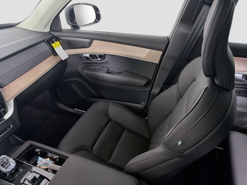 New 2026 Volvo XC90 T8 Plus w/ Protection Package Premier AWD/4WD image 25
