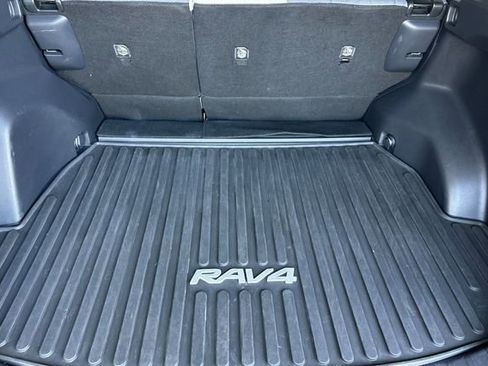 Certified 2021 Toyota RAV4 XLE w/ Convenience Package AWD/4WD image 19
