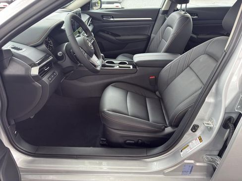New 2025 Nissan Altima 2.5 SR w/ SR Premium Package image 15