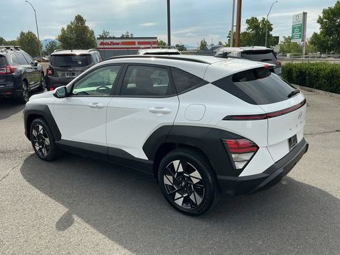 Used 2024 Hyundai Kona SEL FWD image 9