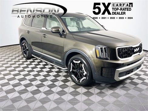 Used 2023 Kia Telluride EX w/ EX Captain's Chair Package image 1