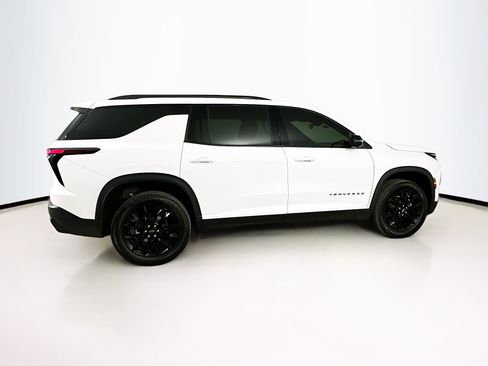 Used 2024 Chevrolet Traverse LT w/ Midnight/Sport Edition image 5