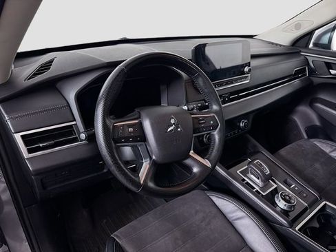 Used 2022 Mitsubishi Outlander SE image 9