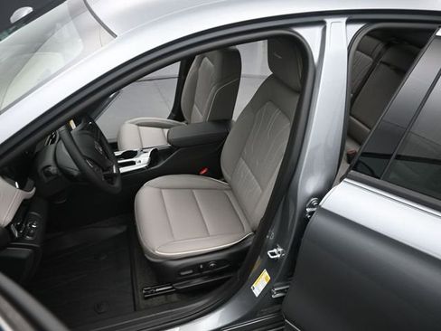 New 2026 Buick Envista Avenir FWD image 11