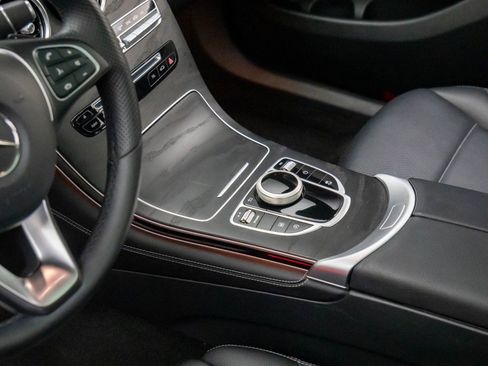 Used 2019 Mercedes-Benz GLC 300 4MATIC image 11