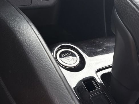 Used 2021 Nissan Versa S FWD image 16