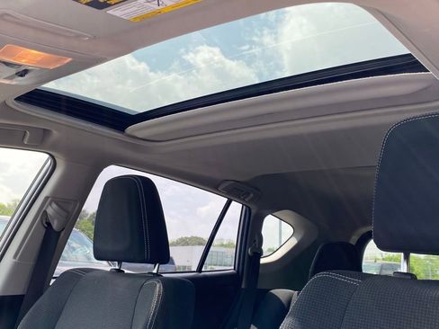 Used 2018 Toyota RAV4 XLE AWD/4WD image 17