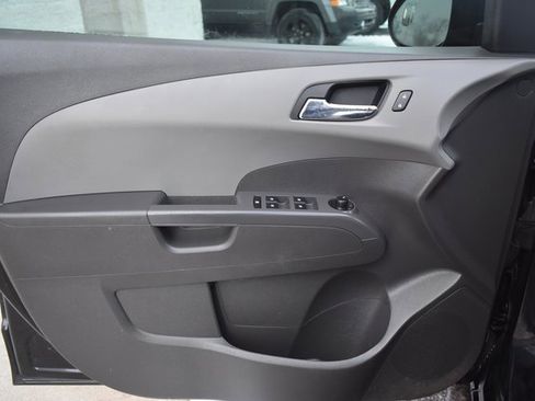 Used 2014 Chevrolet Sonic LT image 14