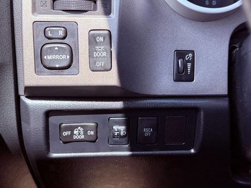 Used 2012 Toyota Tundra 4x4 Double Cab w/ SR5 Pkg image 28