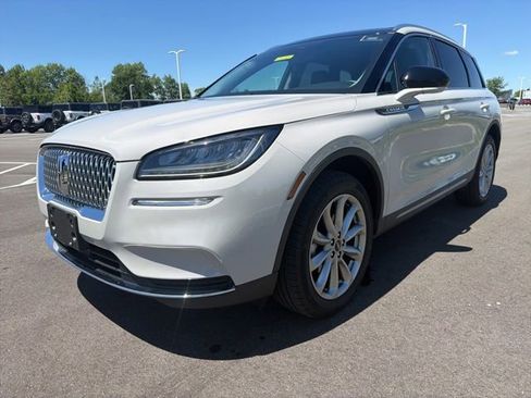 Used 2022 Lincoln Corsair AWD w/ Premium Package image 2