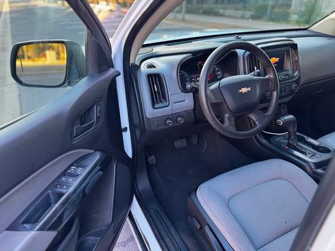 Used 2021 Chevrolet Colorado W/T AWD/4WD image 30