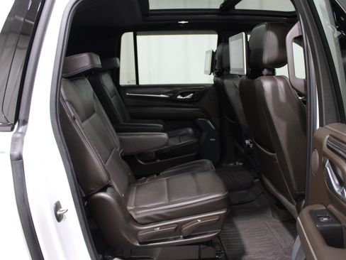 Used 2023 GMC Yukon XL Denali AWD/4WD image 25