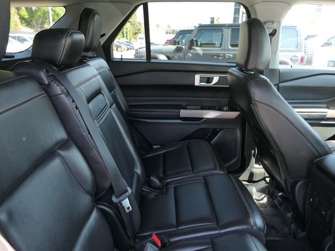 Used 2023 Ford Explorer XLT w/ Equipment Group 202A RWD image 22