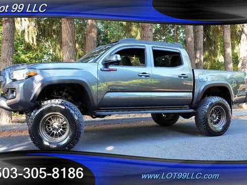 Used 2018 Toyota Tacoma TRD Off-Road AWD/4WD image 5