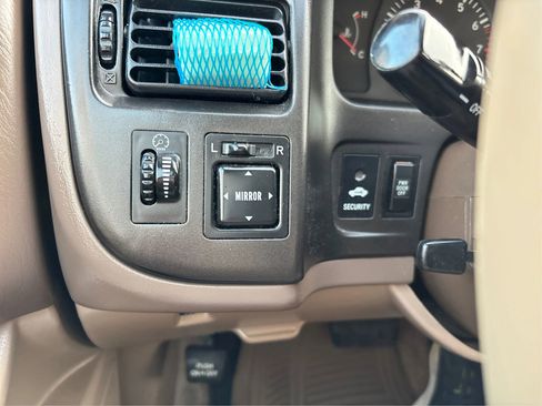 Used 2000 Toyota Sienna XLE image 24