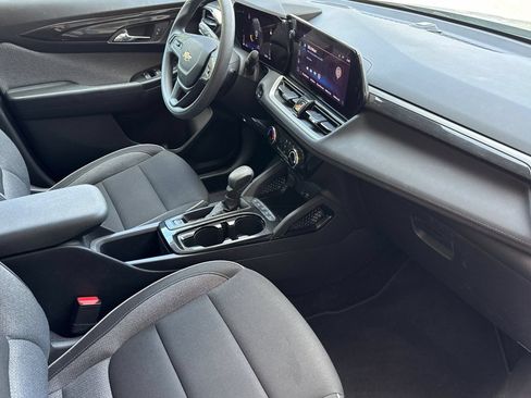 Used 2025 Chevrolet TrailBlazer LT w/ Driver Confidence Package FWD image 19