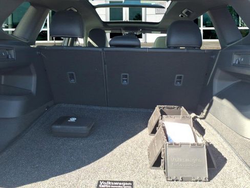 New 2026 Volkswagen Tiguan SE R-Line image 9