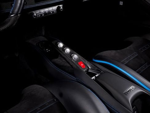 Certified 2022 Ferrari F8 Tributo RWD image 32