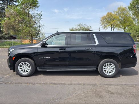 Used 2024 Chevrolet Suburban LT AWD/4WD image 20