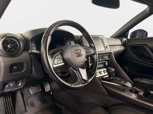 Used 2021 Nissan GT-R Premium AWD/4WD image 37