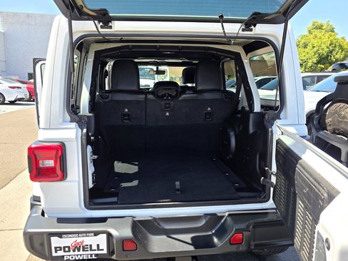 Used 2021 Jeep Wrangler Unlimited Sahara AWD/4WD image 18