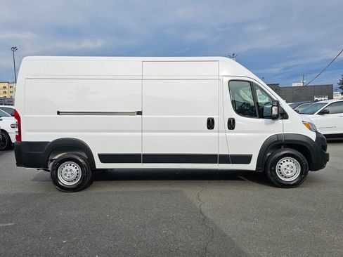 New 2026 RAM ProMaster 3500 w/ Premium Convenience Group image 9