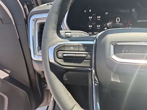 New 2026 GMC Canyon Denali AWD/4WD image 39