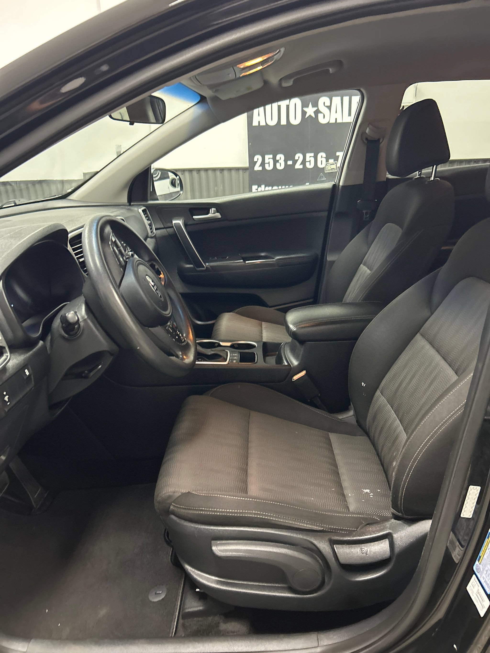 Used 2017 Kia Sportage LX AWD/4WD image 8