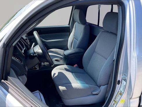 Used 2012 Toyota Tacoma 4x4 Regular Cab image 25