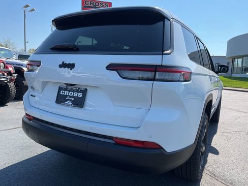 New 2026 Jeep Grand Cherokee L Limited w/ Limited Altitude Package AWD/4WD image 42