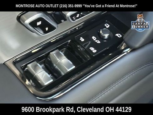 Used 2025 Land Rover Range Rover Sport SE image 32