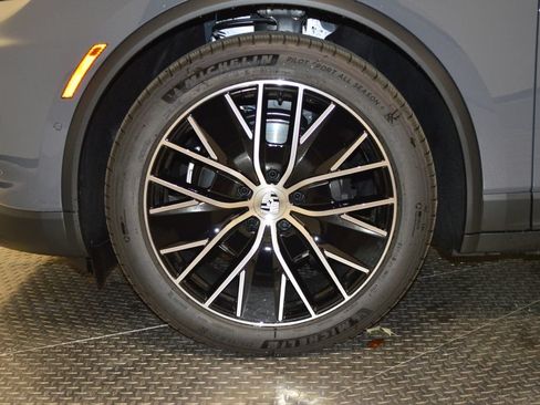 New 2026 Porsche Macan 4 Electric AWD/4WD image 13