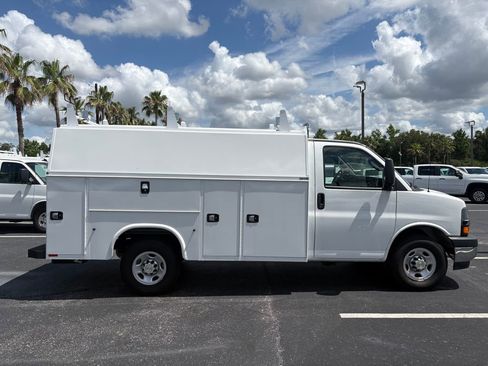 New 2025 Chevrolet Express 3500 w/ Power Convenience Package RWD image 5