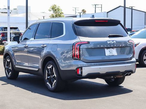 Used 2023 Kia Telluride EX w/ EX Captain's Chair Package FWD image 7
