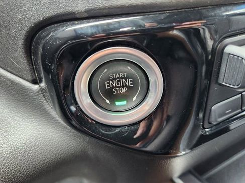 Used 2022 Chevrolet Silverado 1500 High Country image 8