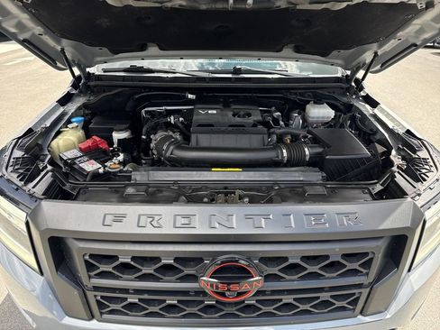 Used 2022 Nissan Frontier PRO-4X w/ Pro-4X Premium Package AWD/4WD image 13