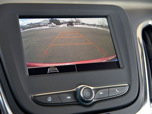 Used 2023 Chevrolet Equinox LT image 20