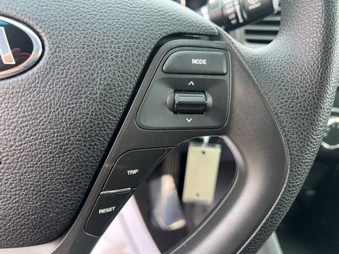 Used 2017 Kia Forte LX image 23