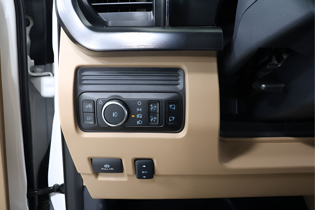Used 2025 Ford F250 Lariat AWD/4WD image 20