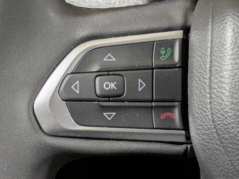 Used 2022 Jeep Compass Latitude FWD image 24
