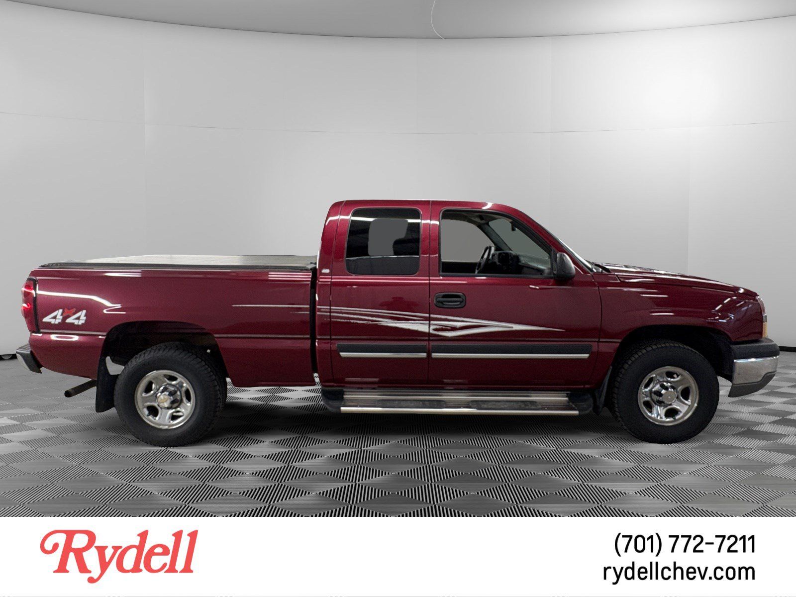 Used 2004 Chevrolet Silverado 1500 LS w/ Light Duty Power Package AWD/4WD image 6