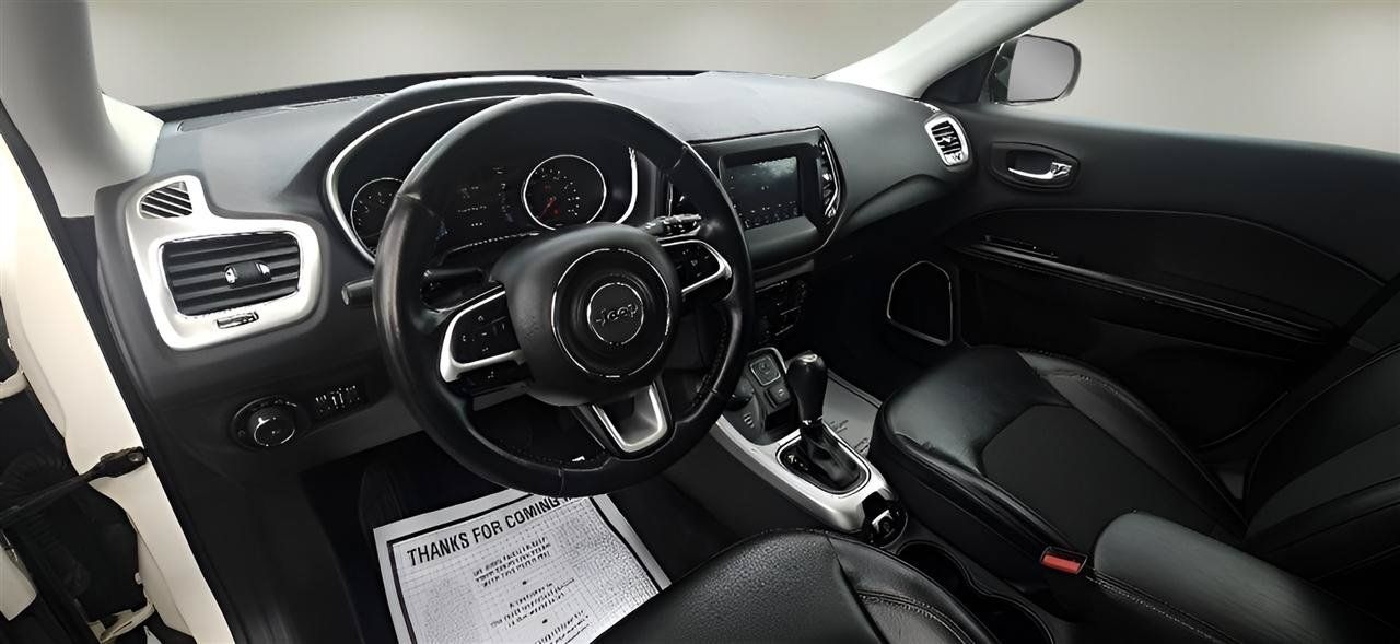 Used 2018 Jeep Compass Latitude w/ Popular Equipment Group AWD/4WD image 11