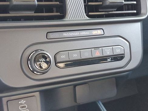 New 2025 Ford Maverick XL w/ Equipment Group 101A image 22