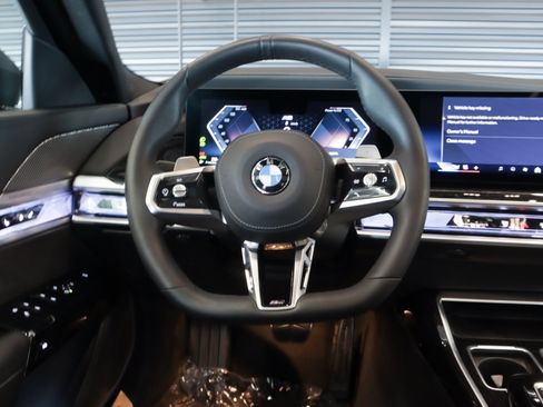 Used 2025 BMW 740i w/ Premium Package RWD image 15