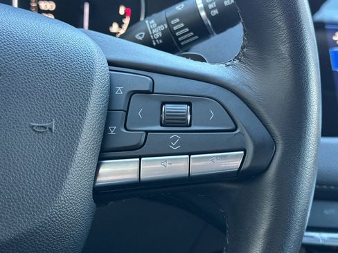 Certified 2022 Cadillac XT4 Premium Luxury w/ Enhanced Visibility Package image 27