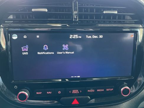 Used 2022 Kia Soul EX image 17