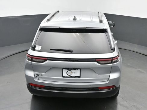 Used 2024 Jeep Grand Cherokee Altitude image 52